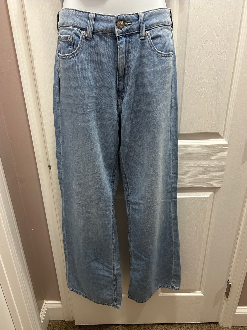 Aeropostale Light Wash Wide-Leg Jeans